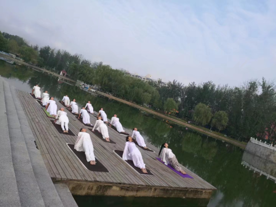 为何中国最好的瑜伽教练培训学校每年只收20