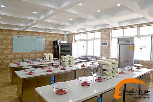 青岛厨师培训:潍坊人学西点烘焙,培训学校哪家
