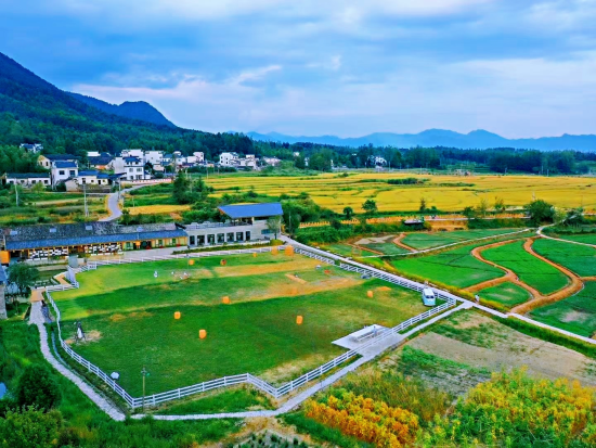 丰梧村。 丰梧村。